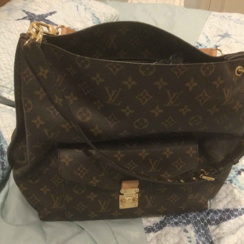 Louis Vuitton purse